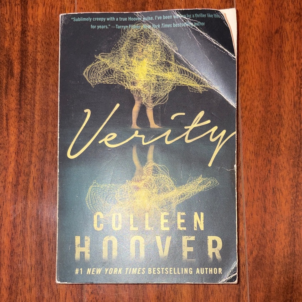 Verity by Colleen Hoover Paperback